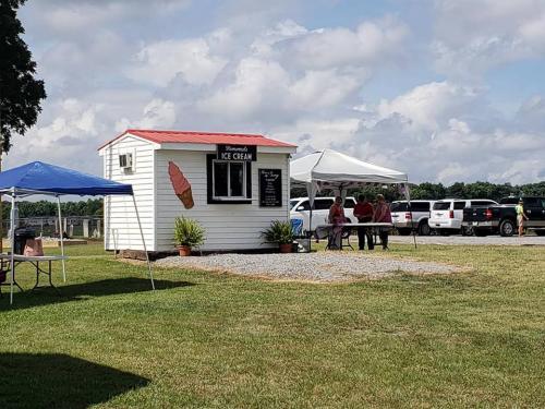 36608684_1741033532611834_1237824546963193856_n